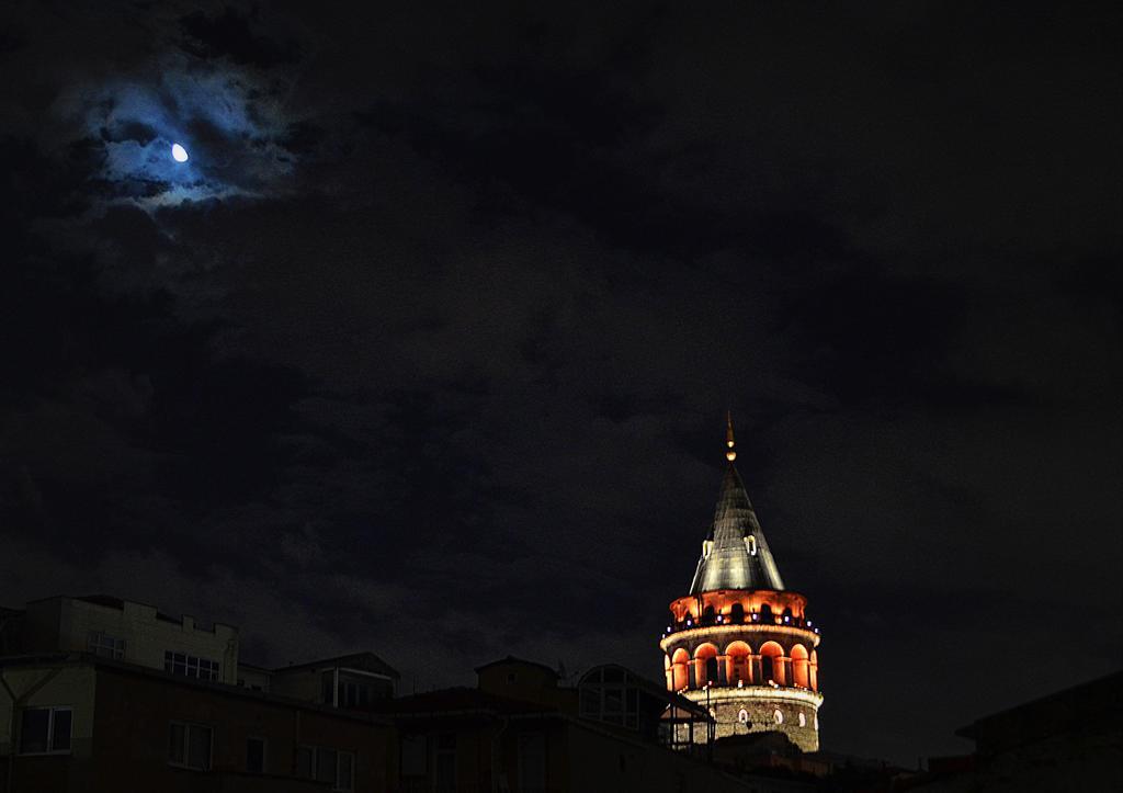 galata west hostel Istanboel Buitenkant foto